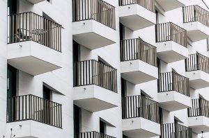 Il Supercondominio: Navigare la Complessità per una Gestione Trasparente ed Efficace